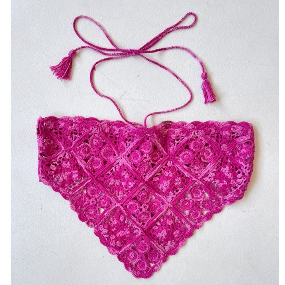FREE PEOPLE Hot Pink Crochet Bandana Halter Crop Top / Sz M Boho Retro Hippie